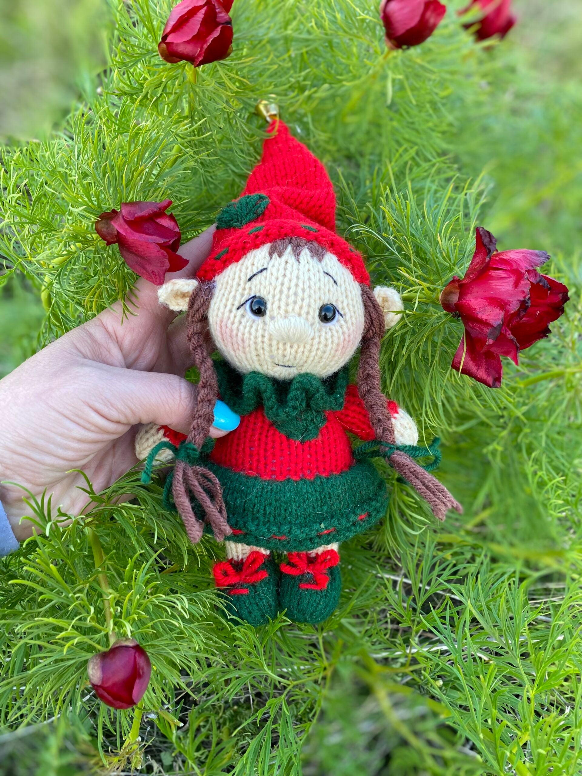 Elves Knitting Pattern