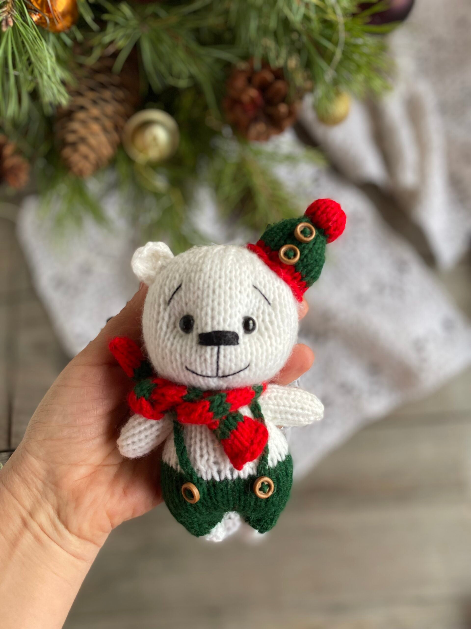 Christmas Bear Knitting Pattern